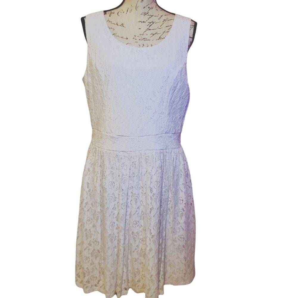 Emerald Sundae Juniors Size 13 White Lace Sleeveless Bow Back Dress